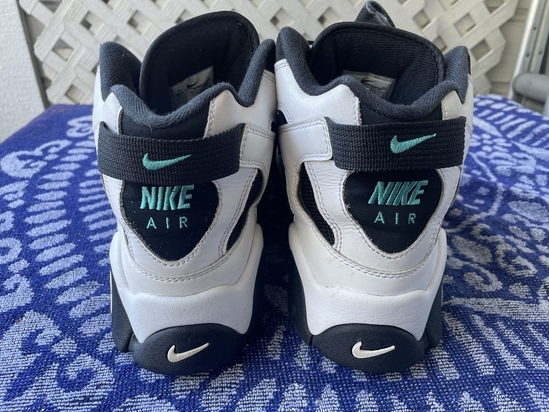 10.5 Nike Air Barrage Mid Black White Cabana