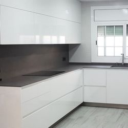 Custom Kitchen Cabinets 