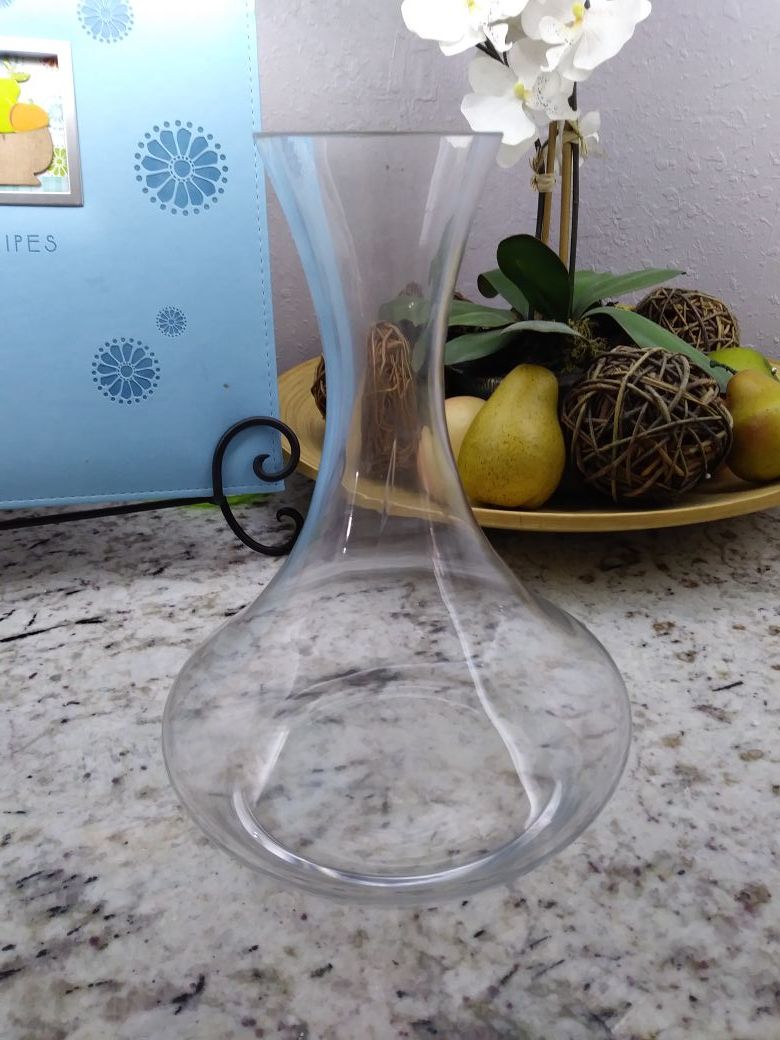 Glass decanter vase