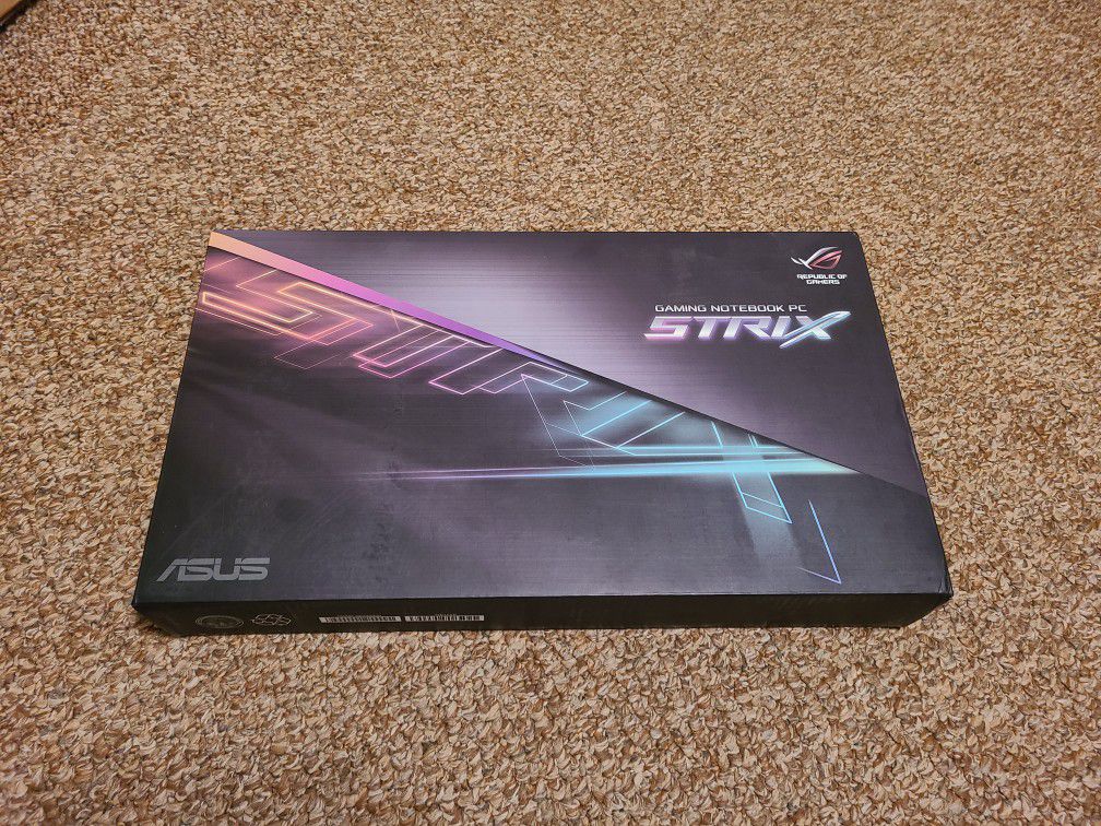 ASUS STRIX GAMING NOTEBOOK LAPTOP ALMOST NEW