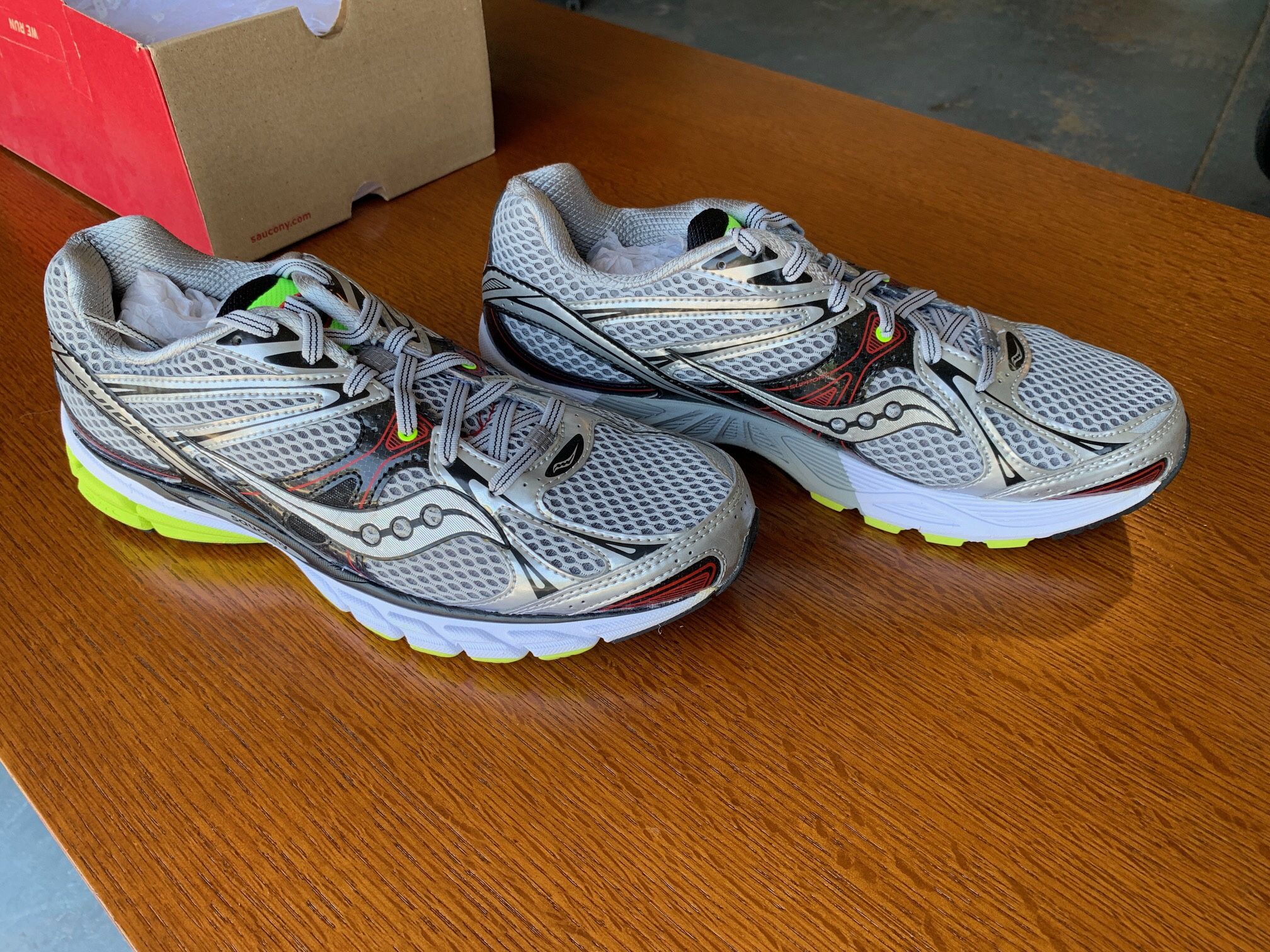 New Mens Saucony Guide 6 Running Shoes Size 9