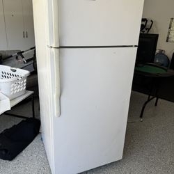 GE Refrigerator 