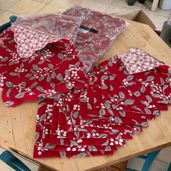 Silver Mistletoe placemats and napkins