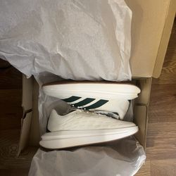 11” Adidas Mens Shoes Brand New 