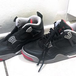 Air Jordan Retro 4