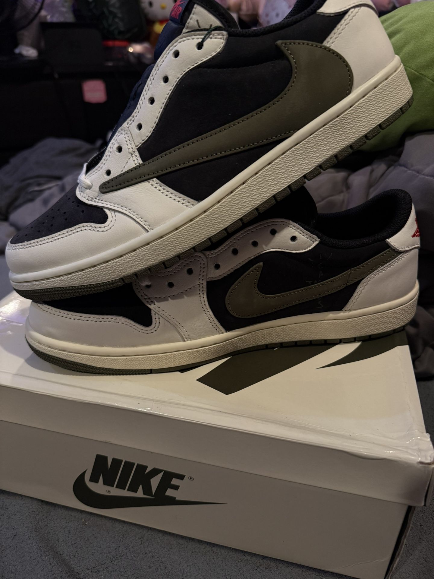 Travis Scott Jordan 1 Low Olive