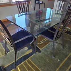 Heavy Glass Top Dining Table/chairs