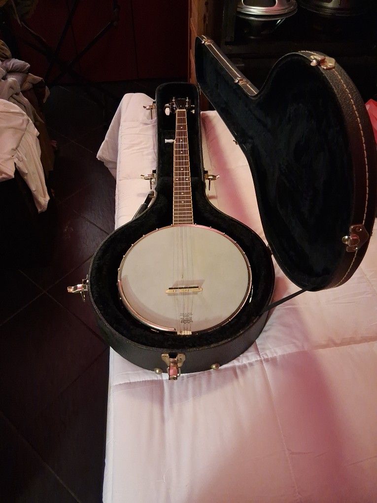 Rover Banjo With Case & Manuals Books