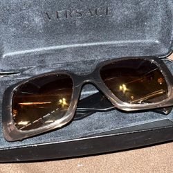 Who Want Some Versace Glasses 