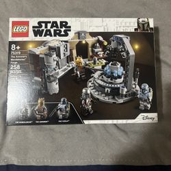 Lego Star Wars The Armorer's Mandalorian Forge 75319( Read) NO MINI FIGS