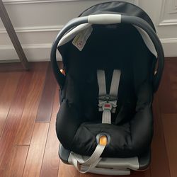 Chicco Baby Car seat,Key Fit 30 with base & Neck protection,not expired.