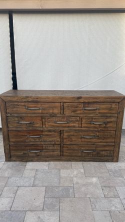 Dresser