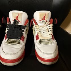 Jordan 4 Fire Reds 