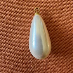 Tear Drop Pearl Pendant 