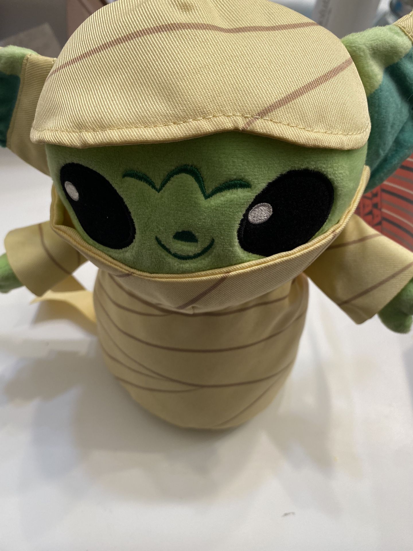 2022 Disney Parks Halloween Star Wars Mandalorian Grogu Mummy Plush 10”