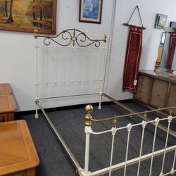 Full Size Bed 