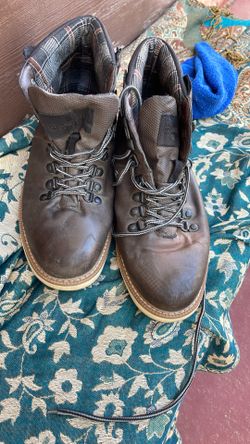 Outdoor hiking boot