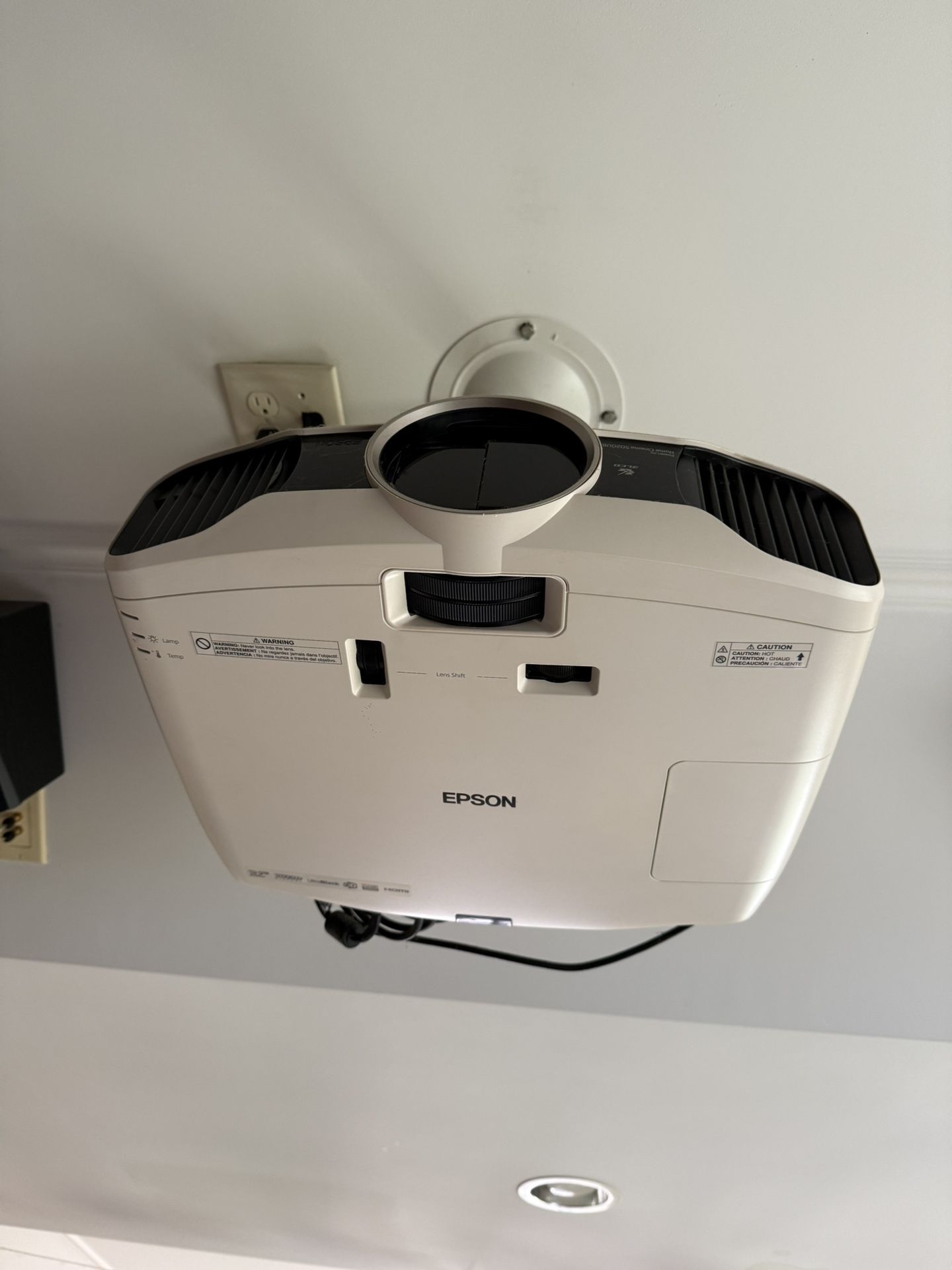 Epson Home Cinema 5020UB - Thumbnail 2