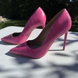 NEW Steve Madden Pink Crocodile Skin Heels Size 7.5