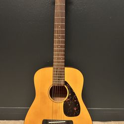 Yamaha Jr Acoustic Guitar 