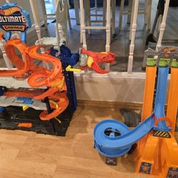 Hot Wheels Both https://offerup.co/faYXKzQFnY?$deeplink_path=/redirect/ New