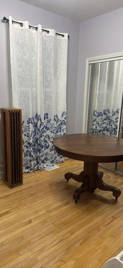 Large Vintage Expandable Dining Table w/ 5 Leaves
