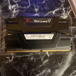 RipJaw 16gb DDR4 Ram Sticks