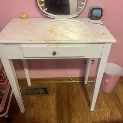 diy vanity table 