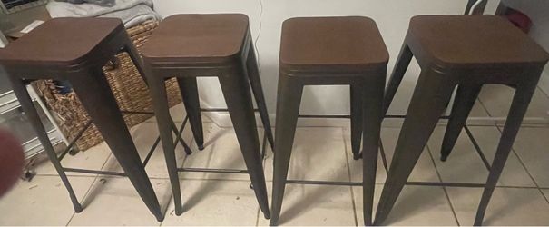 Set of 4 Bar Stools