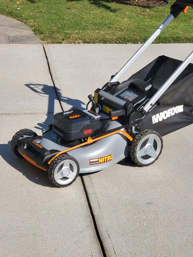 WORX  21 In Self Propelled MOWER 