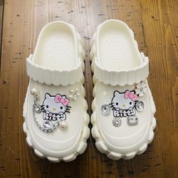 Hello Kitty Sandals Size 5-6