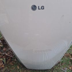 LG PORTABLE AIR CONDITIONER. 