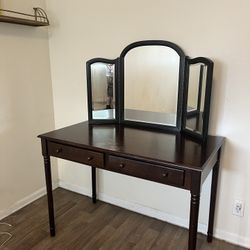 Desk/Vanity