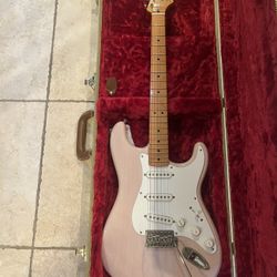 Squier Classic Vibe Stratocaster (Mint) W/ Roadrunner Tweed Hardshell Case (Brand New)