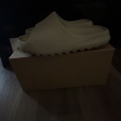Yeezy Slides 