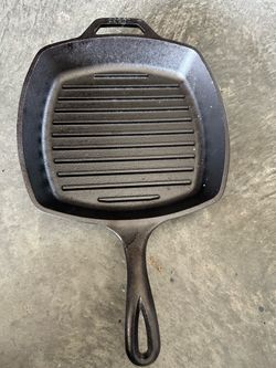 Lodge cast iron griddle pan new 10.5x10.5”
