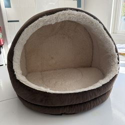 SMALL PET BED/CAVE