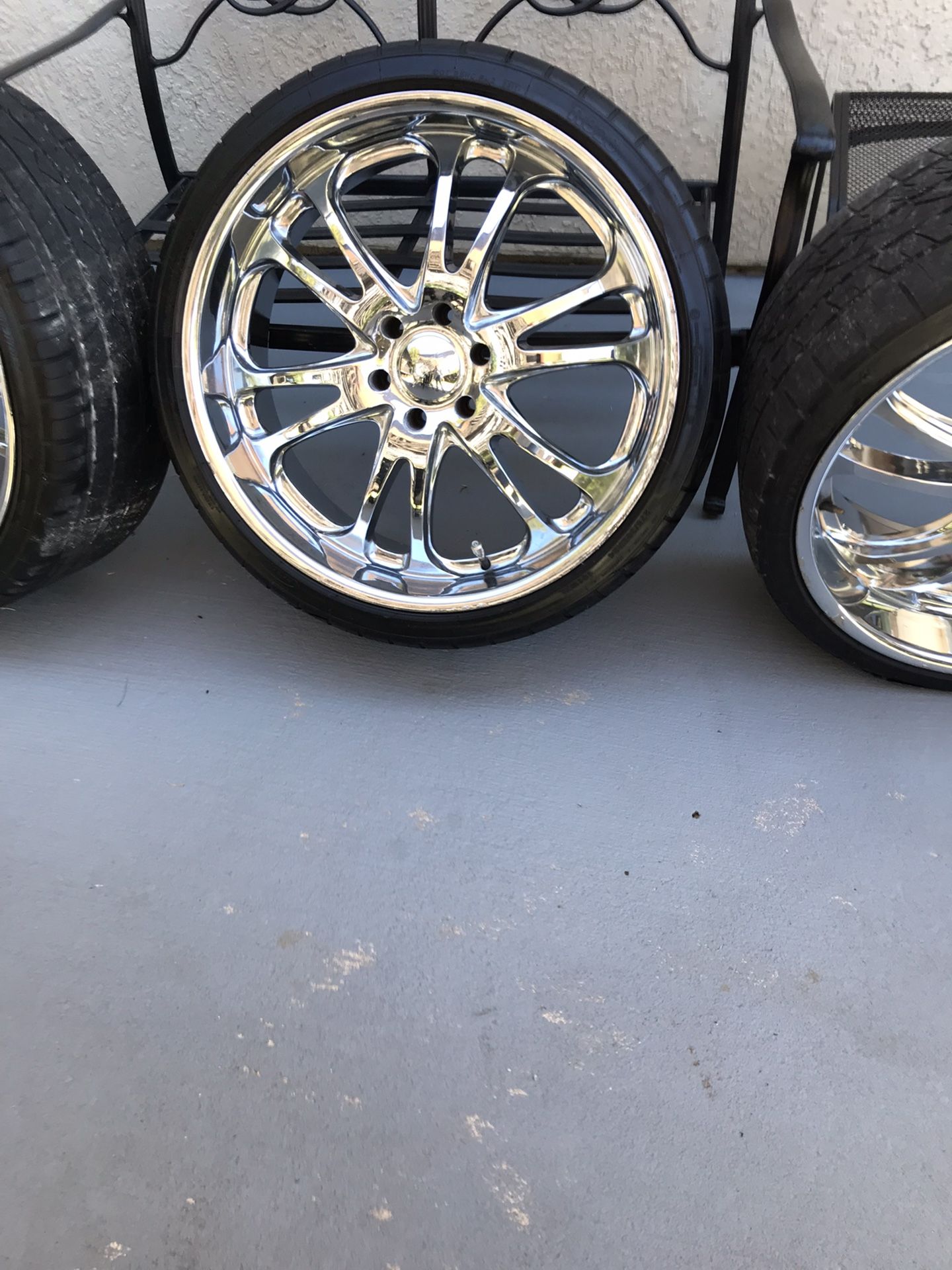 24 Inch Boss Motorsport Rims