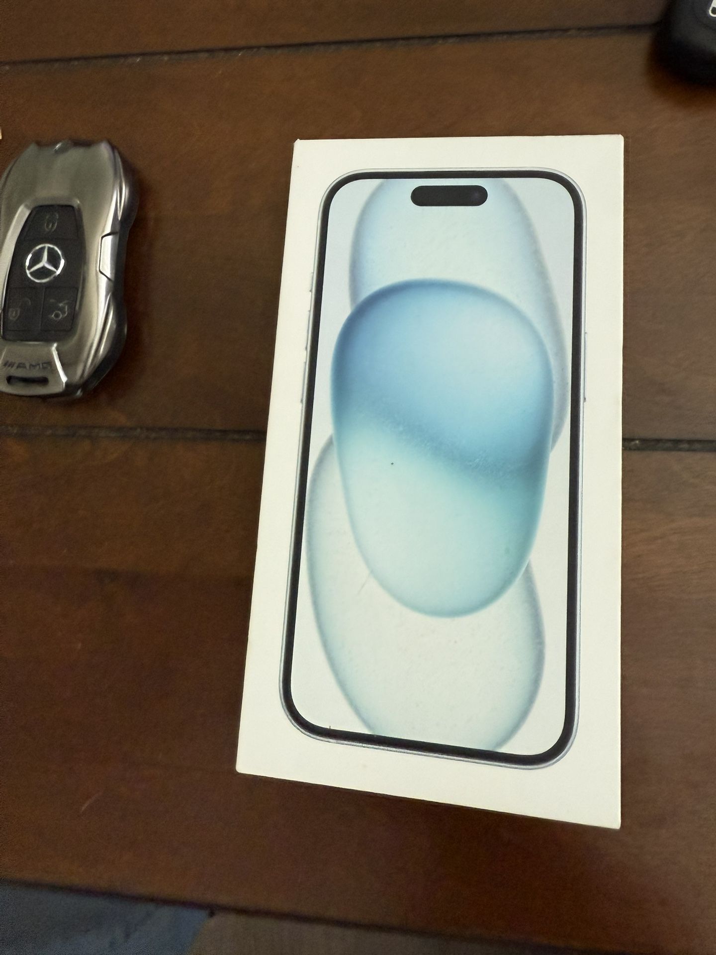 iPhone 15 Blue