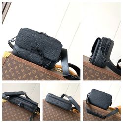 Taurillon Monogram Steamer Wearable Wallet Black size：24x17x5cm