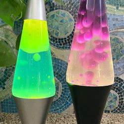 2 Groovy Lava Lamps with Brand New Light Bulbs.
