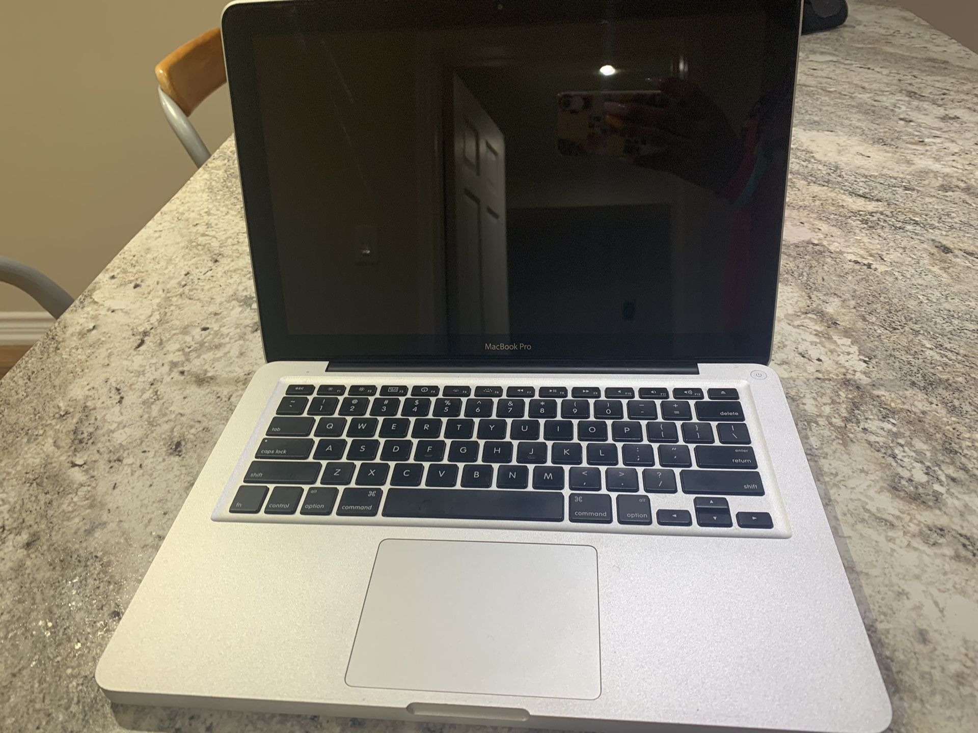 2010 Apple MacBook Pro, Intel C2D 2.4GHz, 4GB RAM, 13 inch