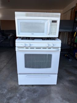 Stove and Microwave Set