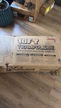New in box 10 ft trampoline with enclosure
