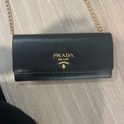 Prada Wallet On Chain 