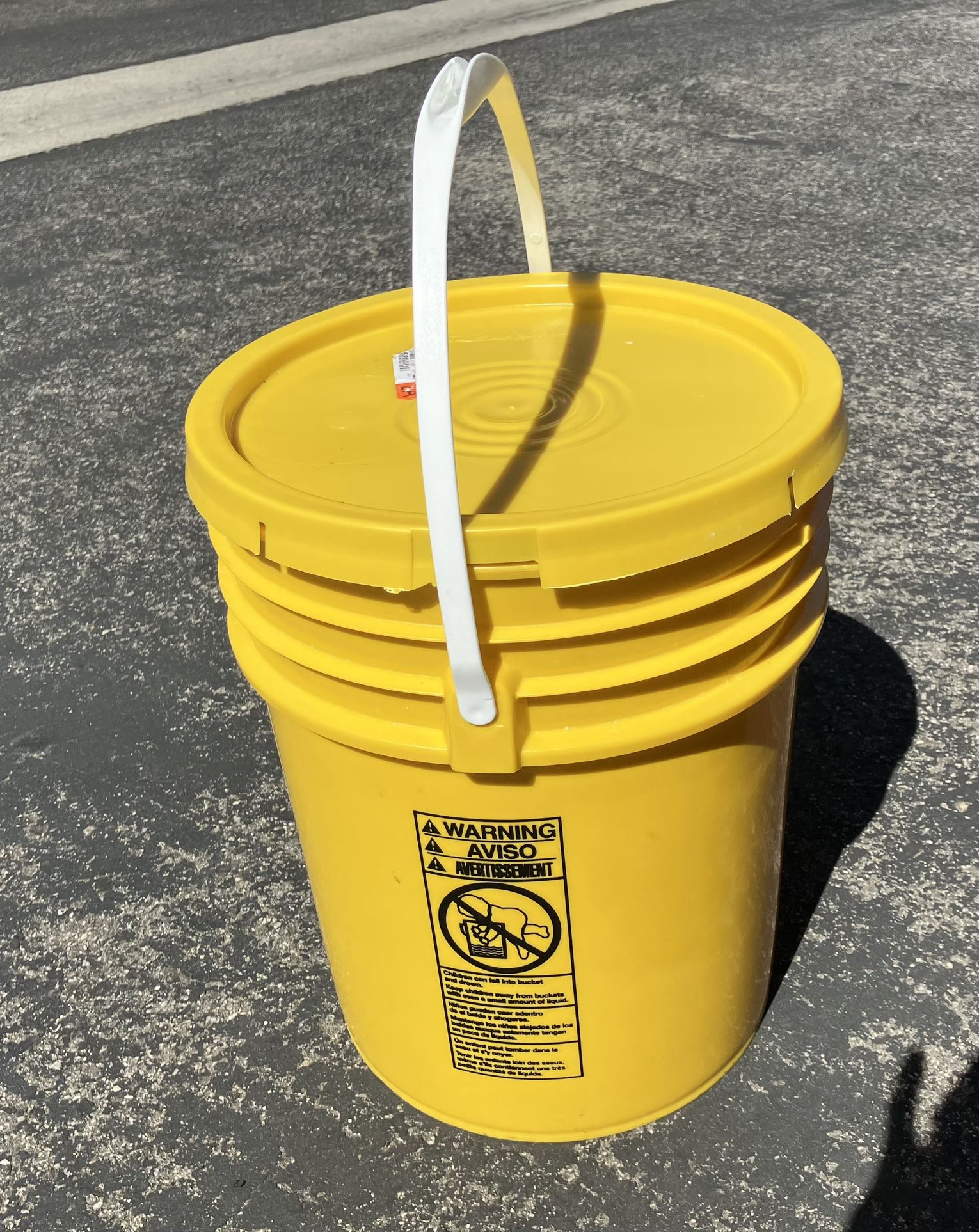 5 Gallon, Clean Yellow Buckets