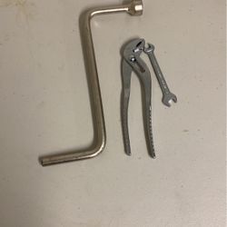 BMW Trunk Tools 