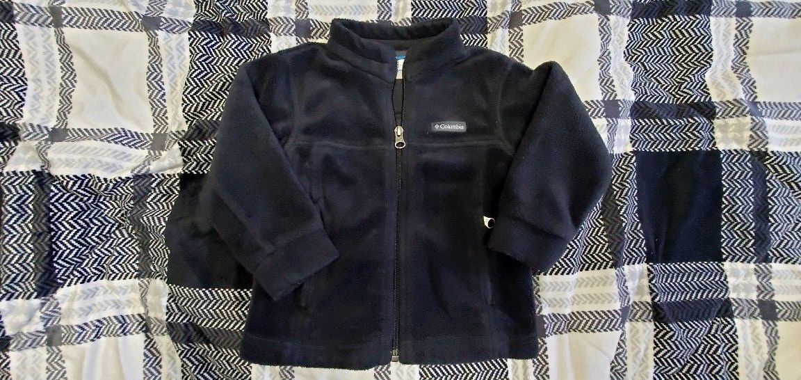 Columbia Black Fleece Jacket. 2T
