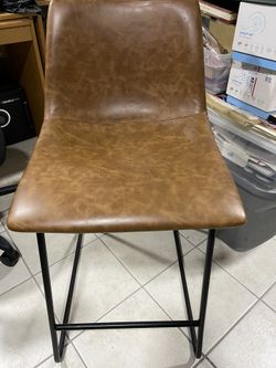 Stool Counter Bar Height Like New Condition cushioned Seat