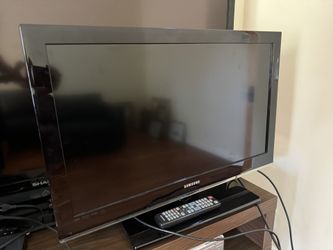 32” Smart Samsung TV